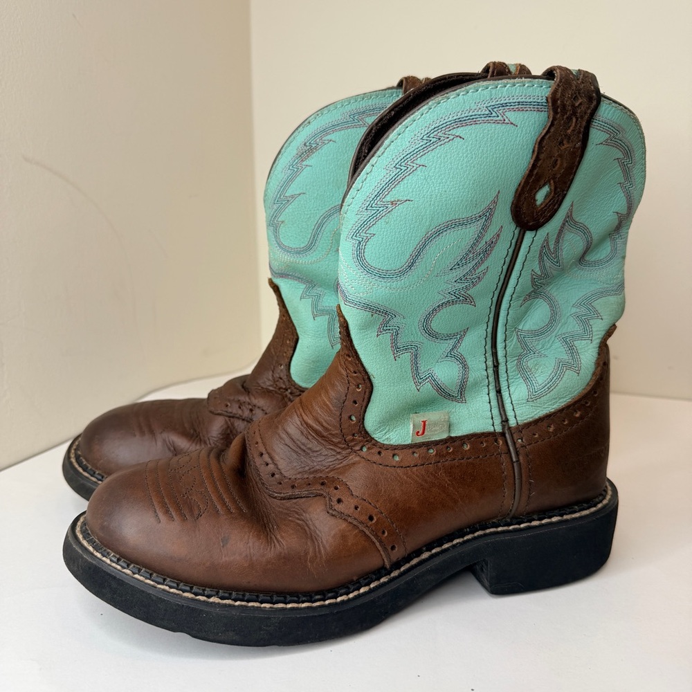 SOLD DON’T BUY Justin L9951 Women's Gypsy Waterproof Western Boots